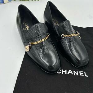 Women’s Chanel flat leather loafers size 37 made in Italy
